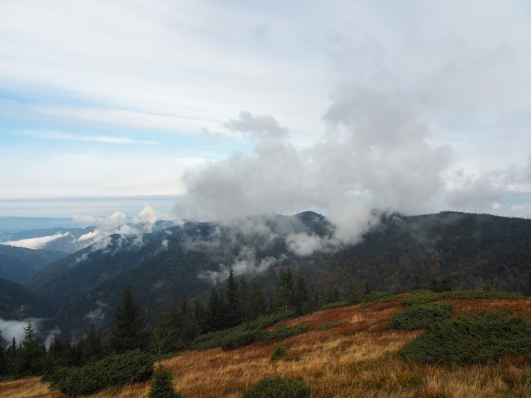 Cloud low over mountain