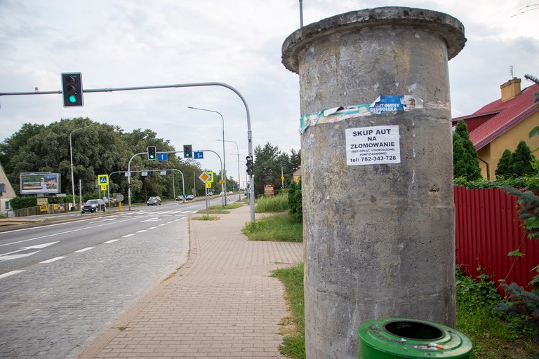 Słup ogłoszeniowy / Announcement pole