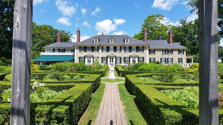 mansion.jpg