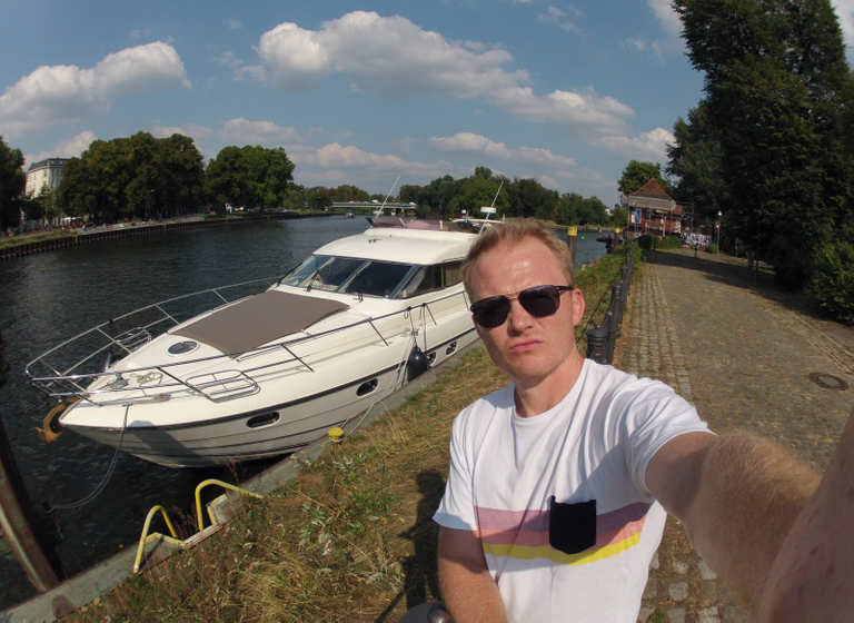 yacht_selfie.png