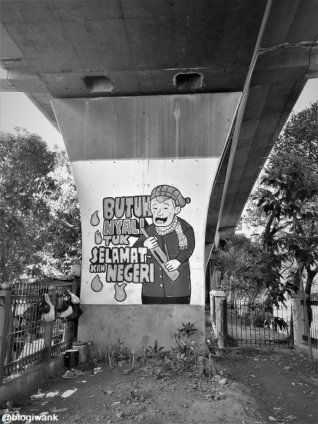 streetphotography-grafiti-under-bridge.jpg