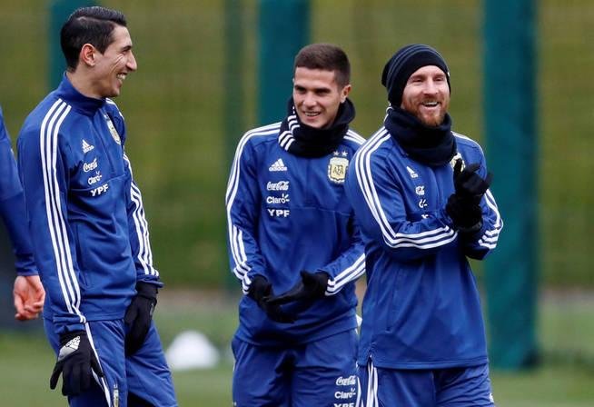 soccer-football-argentina-training-city-football-academy-manchester-britain-march-21-2018-argentina-s-angel-di-maria-fabricio-bustos-and-lionel-messi-during-training-action-images-via-reuters-jason-cairnduff.jpg