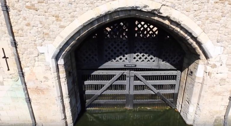 340 tower of london.jpg