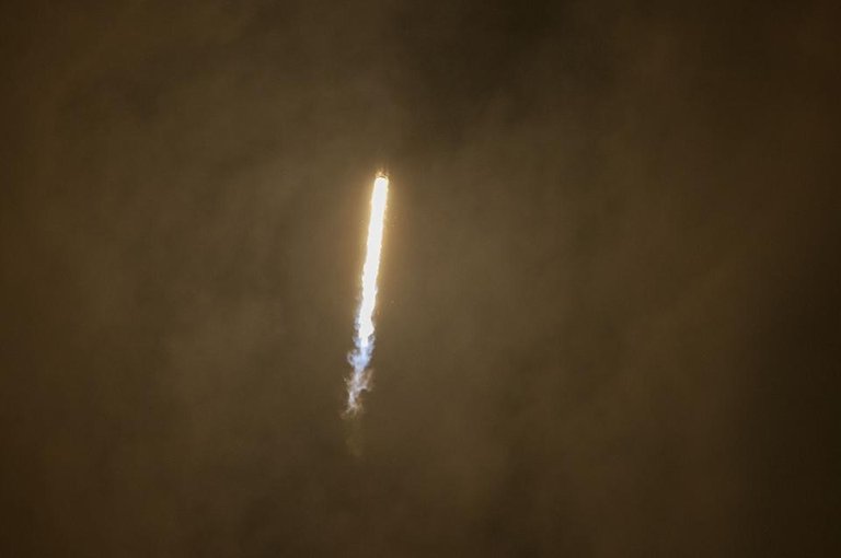 rocket-launch-693196_1280.jpg