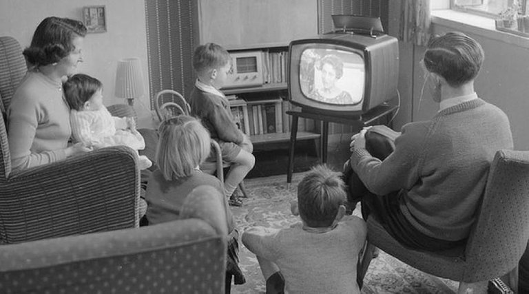 familywatchingtvblackandwhite.jpg