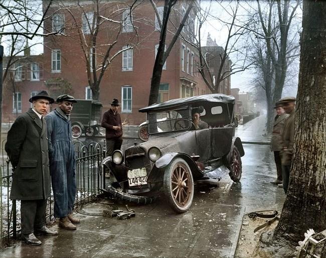 Car-crash-in-Washington-D.C.-1920s..jpeg