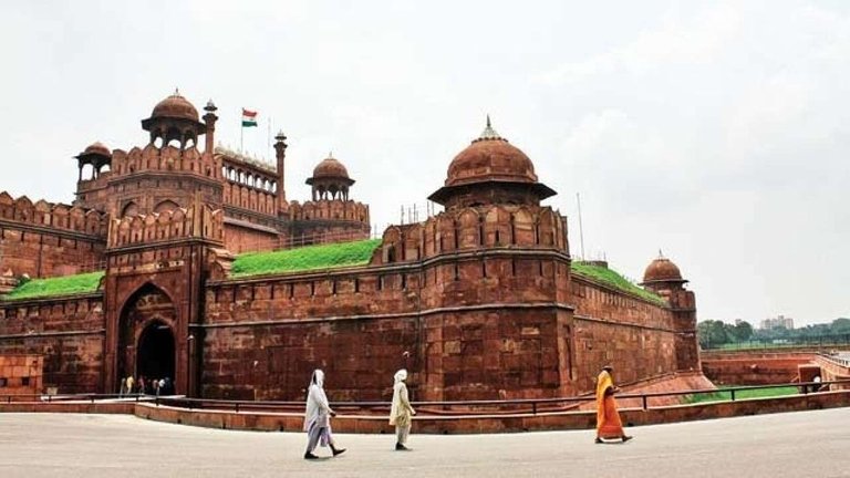 678108-676885-red-fort.jpg