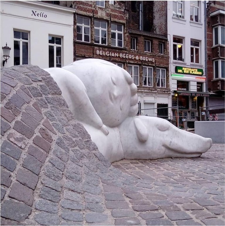 Anvers  l'histoire émouvante de la sculpture de Nello et son chienOLEM13.FR - Google Chrome.jpg