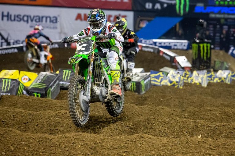 2019-oakland-supercross-race-gallery-045-1280x853.jpg