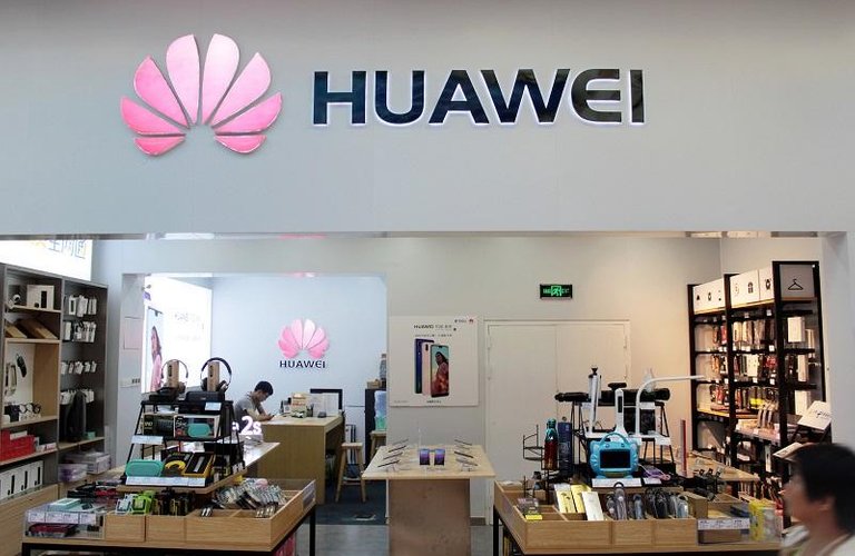 Google-has-barred-phone-maker-Huawei.jpg