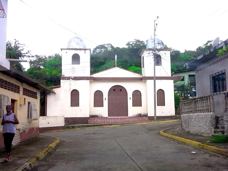 Caruao-Iglesia.jpg
