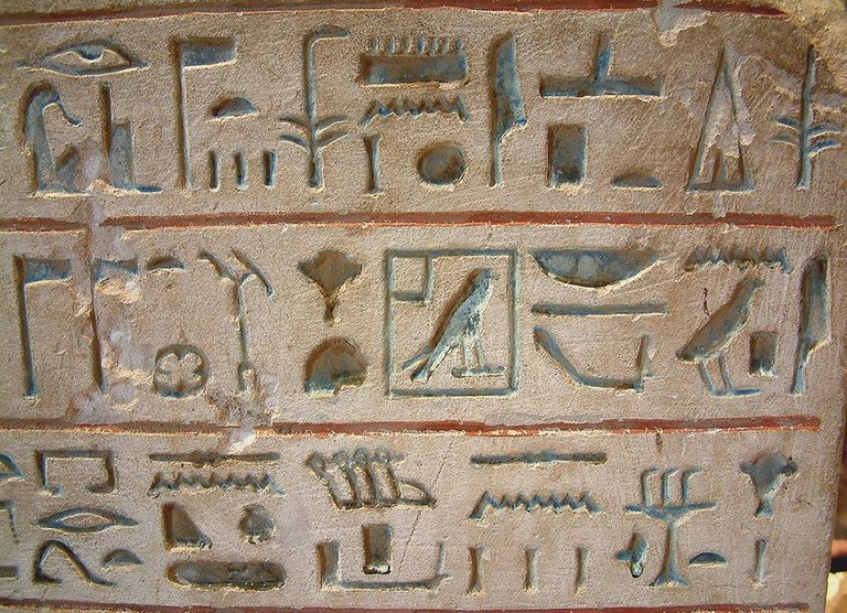 1024px-Egypte_louvre_222_hieroglypes.jpg