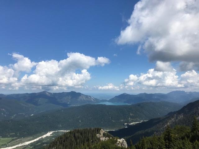 Walchensee-von-oben-Seinskopf-Karwendel-Bergtour-rebeccaontheroof.jpg