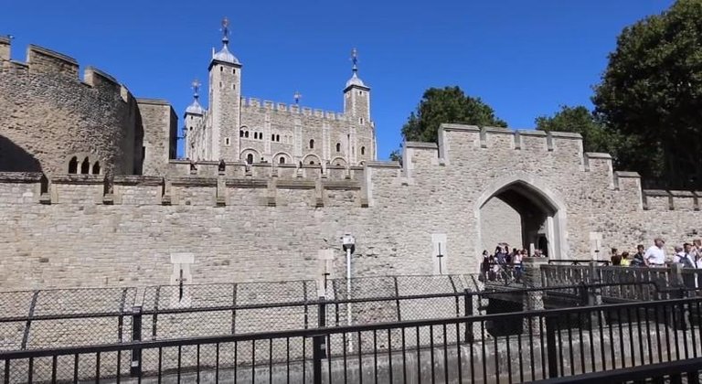 334 tower of london.jpg