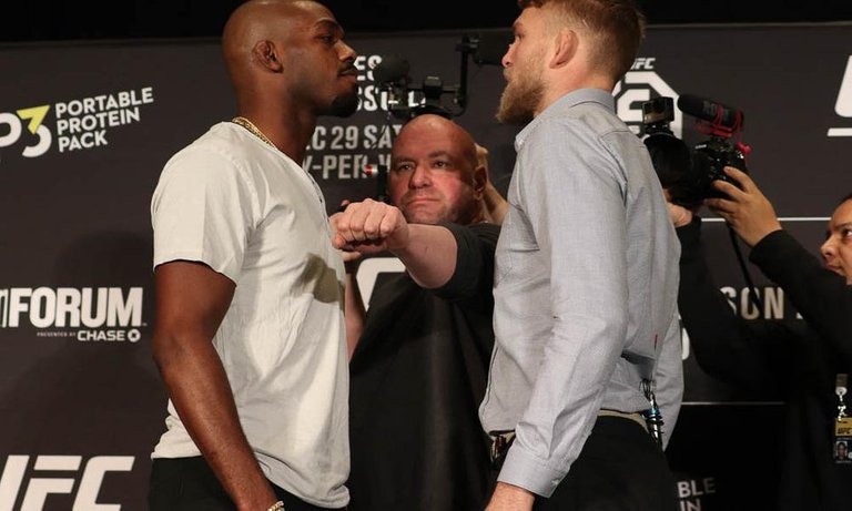 jon-jones-alexander-gustafsson-ufc-232-press-conference[1].jpg