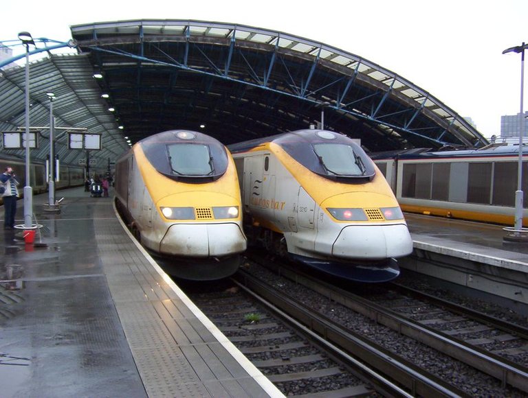 Eurostars_at_waterloo_international.jpg