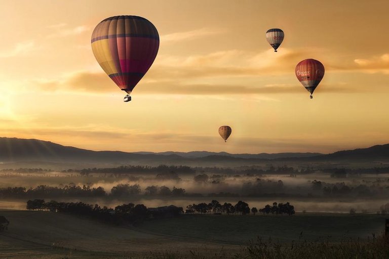 hot-air-ballons-1373167_1280.jpg