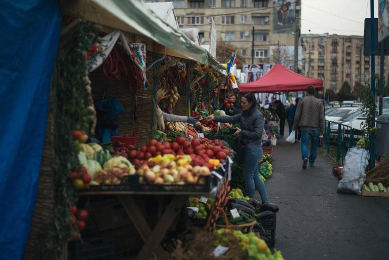 Measuring the harvest stalls