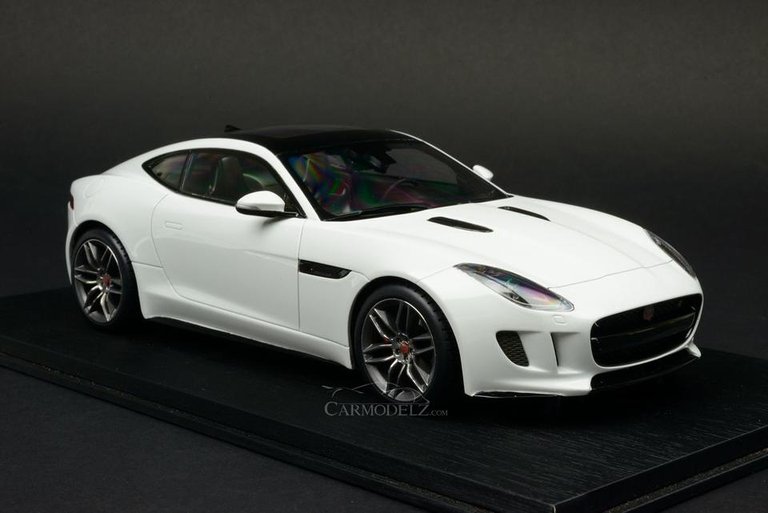 topspeed_1-18_jaguar_f-type_r_coupe_polaris_white_ts0008-01.jpg