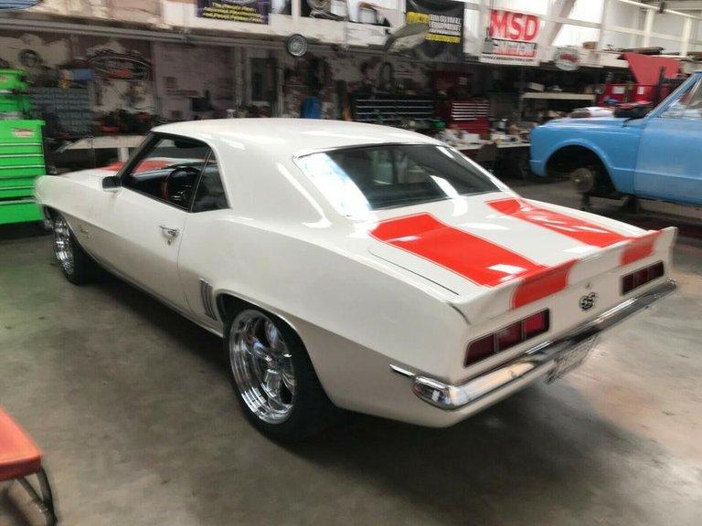 1969 Camaro SS RS 427 5-Speed Posi-trac cowl induction pace car resto mod (19).jpg