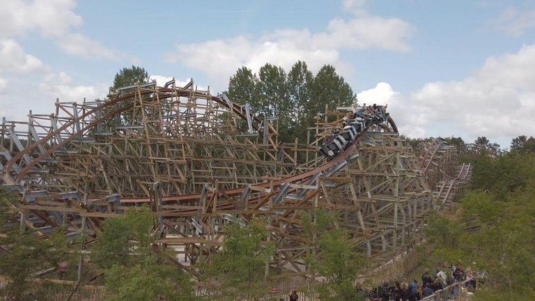 Ride Check - Untamed @ Walibi Holland - Ein Hybrides Meisterwerk (4K - 60p).mp4_snapshot_10.18_[2019.08.11_16.51.26].jpg