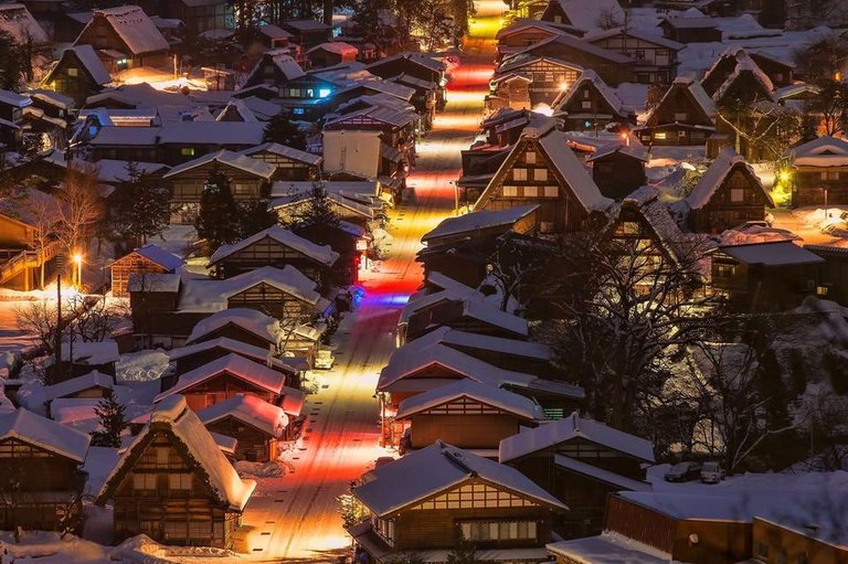 Street in Shirakawa-go, Japan.jpg