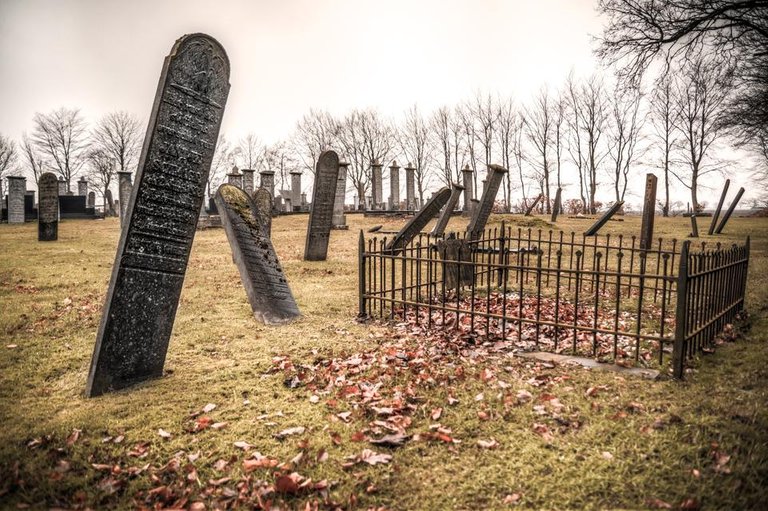 cemetery-clouds-countryside-862115.jpg