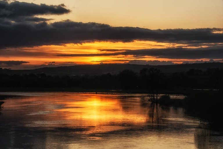 Sunset at dryslwyn castle - by Steve J Huggett-2.jpg