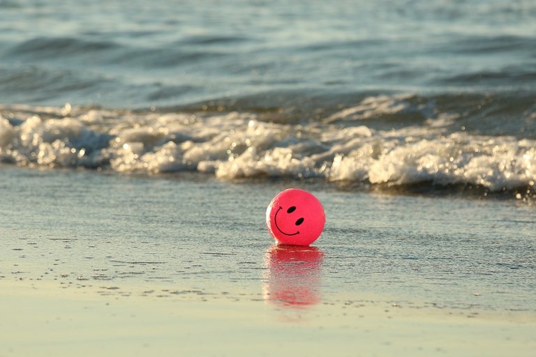 Smiley face balloon