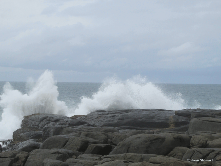 Waves crashing - white plume