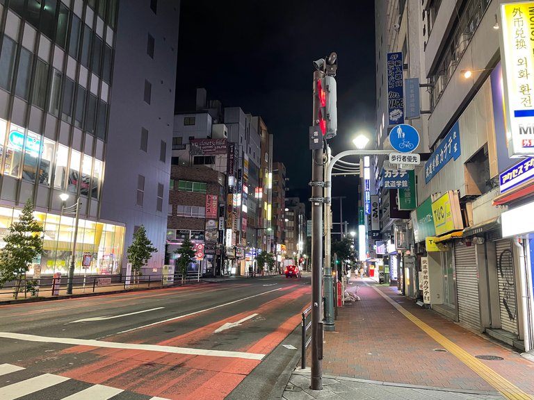Other side of Shinjuku is like a ghost town unlike the Red Light District