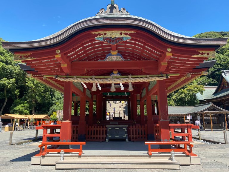 Shimohaiden, just before the stairs leading to the main shrine