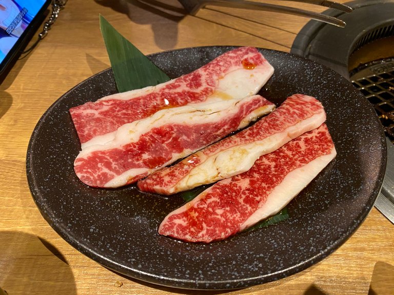 Meat for sukiyaki yakiniku
