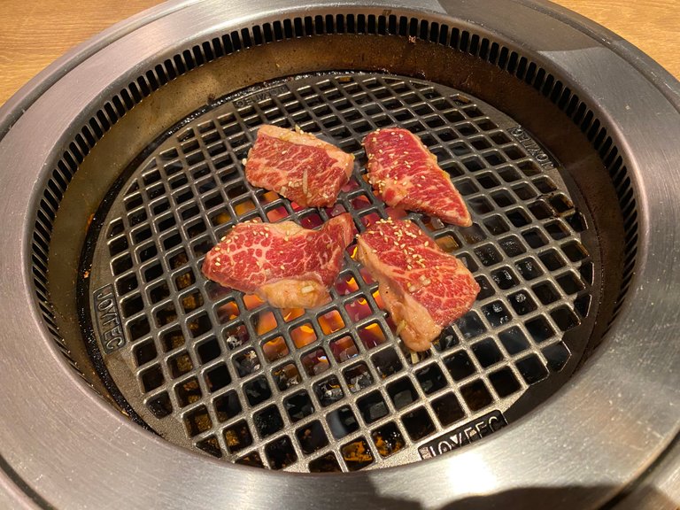 Of course, カルビ, my favorite was the first to be grilled