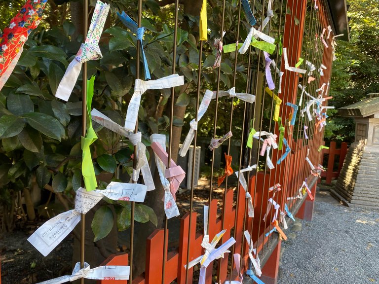 Tie your bad luck omikuji