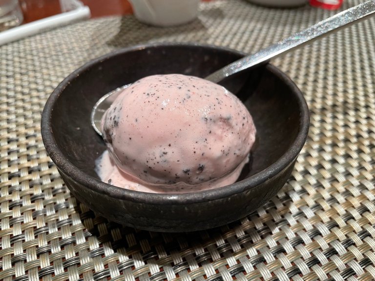 Strawberry ice cream mixed with oreo