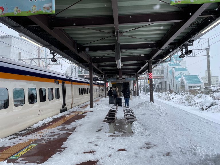 Arrival in Tendo station