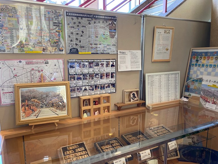 Map of Tendo, the shogi makers, and a photo of the human chess held some years ago