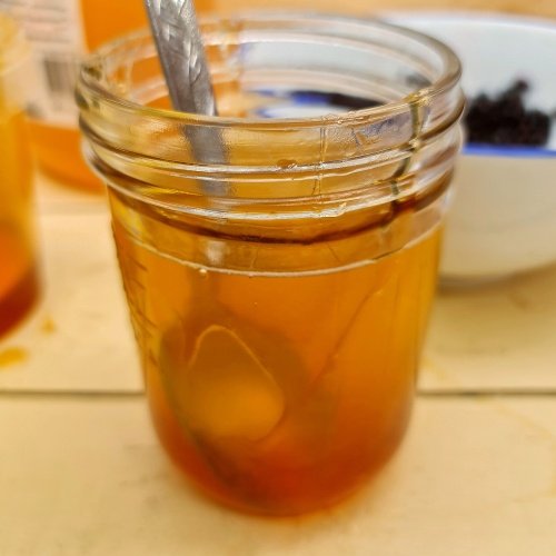 Mix the honey and vinegar thoroughly.