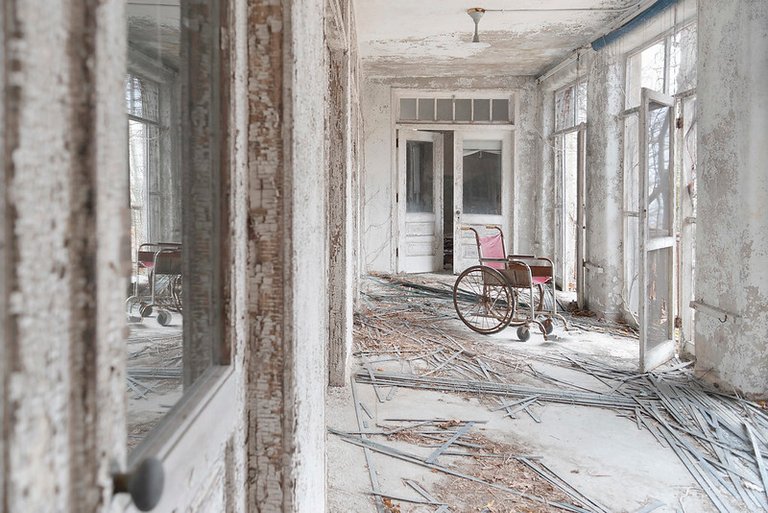 Hospital psiquiátrico abandonado // Abandoned psychiatric hospital. Fuente/Source: https://destinoinfinito.com/hospital-psiquiatrico-abandonado-hagedorn/