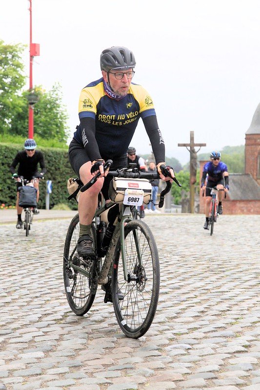 Me in the first serious climb (with cobblestones), at Cassel  © https://www.flash-sport.com/