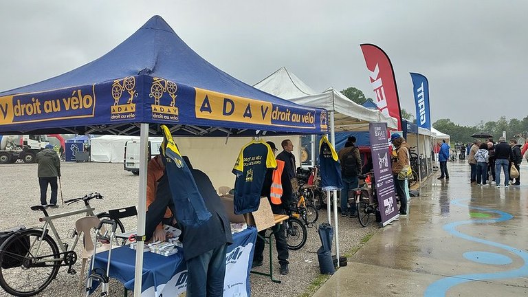 The booth of ADAV, the association I was riding with, see the bad weather the eve of the ride!