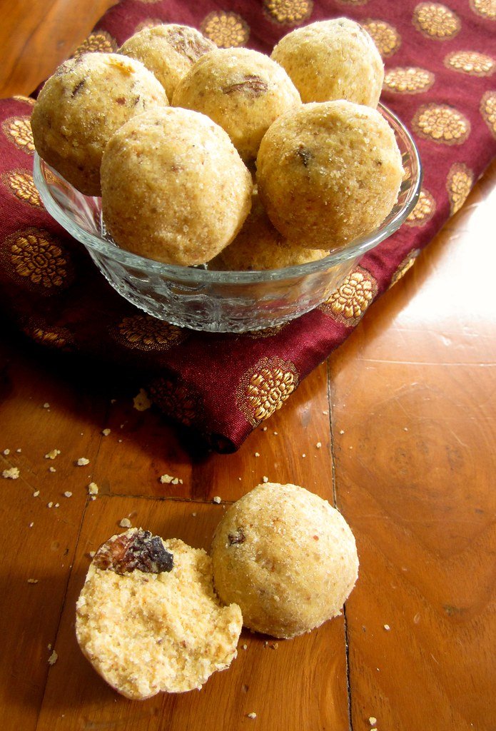 Besan Laddoo