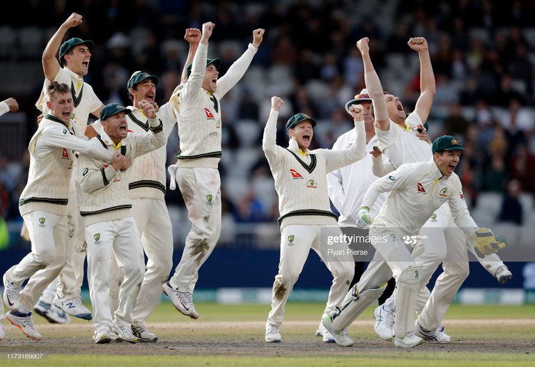 England v Australia - 4th Specsavers Ashes Test: Day Five : News Photo