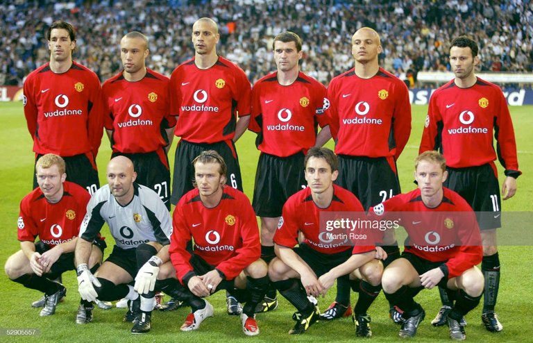 11 Manchester United 8 de April 2003 https://www.gettyimages.es/detail/fotograf%C3%ADa-de-noticias/champions-league-02-03-viertelfinale-madrid-fotograf%C3%ADa-de-noticias/52905557?adppopup=true