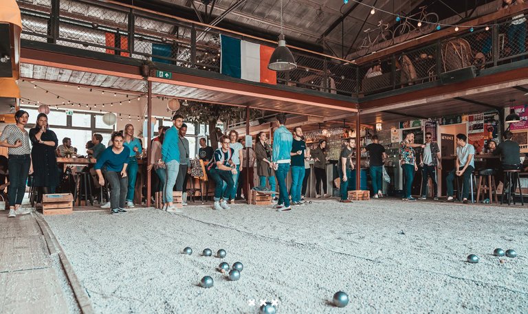 Mooie Boules: foodhall and indoor boulodrome