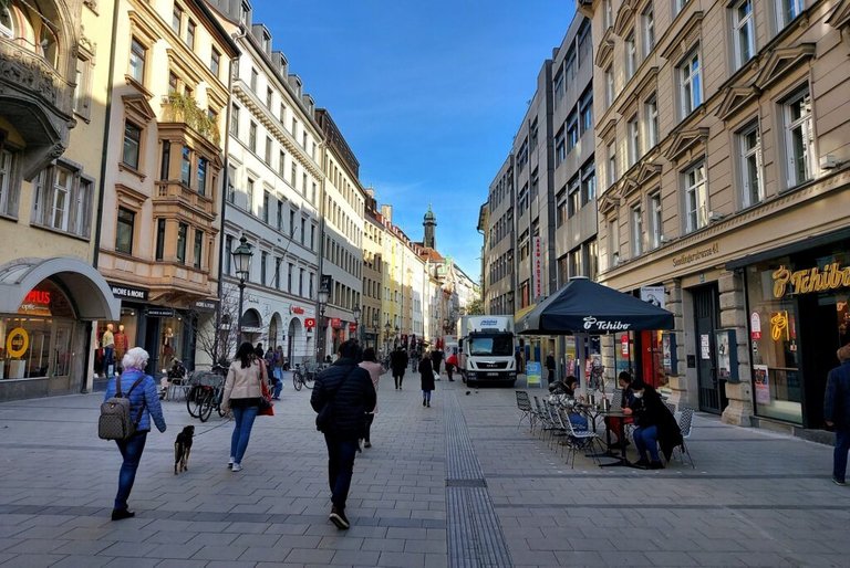 Munich with a dog, Munich Old Town