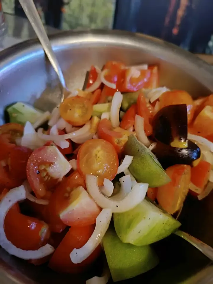 Tomato salad