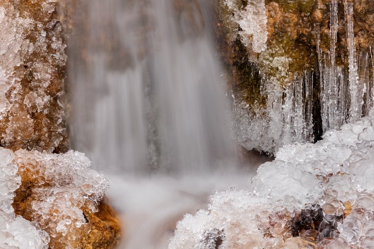 Clear as glass - Ice around the waterfall