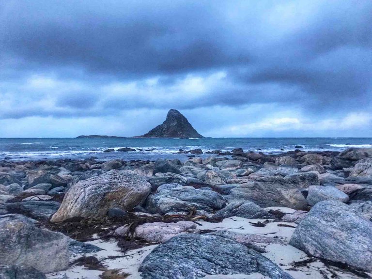 reise-zum-nordkapp-vesteralen-vogelfelsen